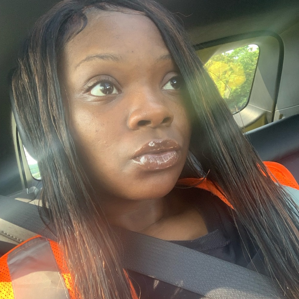 Meet your Posher, Tiara Miekel